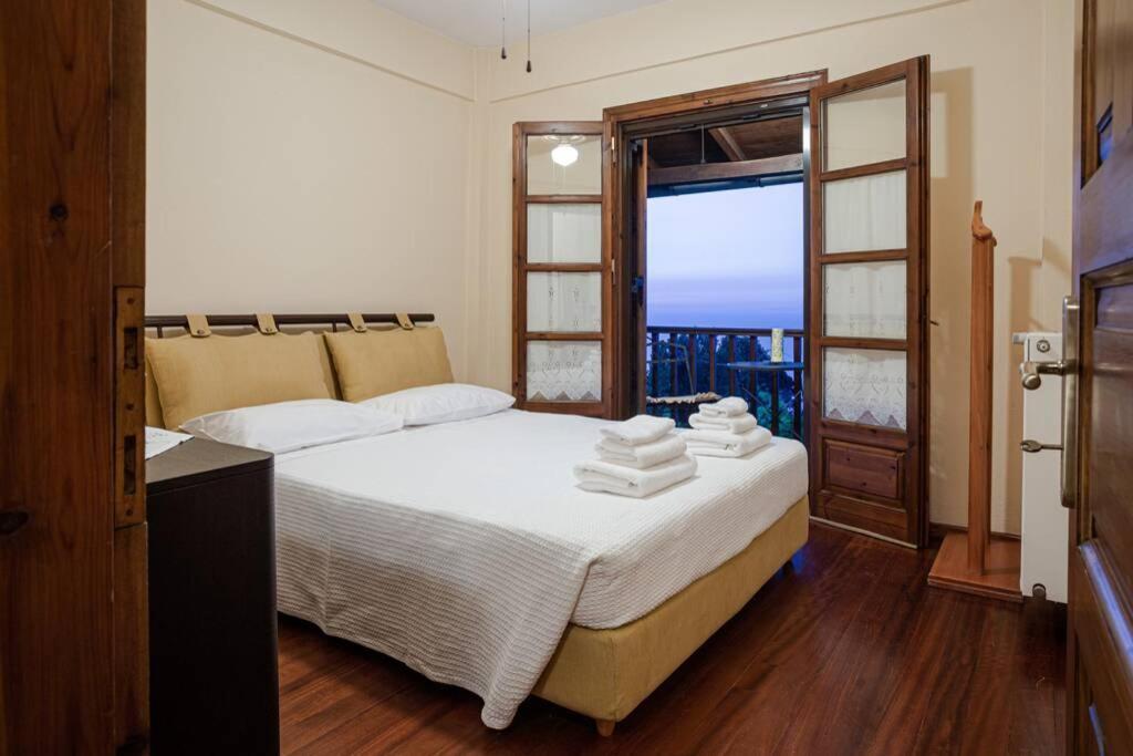 Deja Blue Villa Mouresi